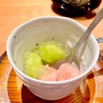 礒田 - シャインマスカットと桃のコンポート　白ワインジュレで