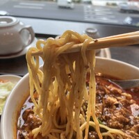 過門香 丸の内トラストタワー店 - 麺の感じ