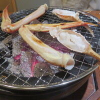 かに道楽 銀座八丁目店 - ズワイ蟹炭火焼き