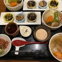 ヒル薬膳粥・ヨル貝料理カイノクチ - 