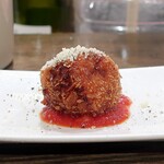 トリワイン ＰＩＫＯＳＨＨＨＵ - コロッケ