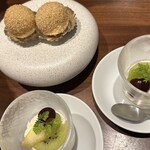 創意中華 茶房 桃花片 - 胡麻団子、杏仁豆腐