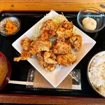 肉バル 296 栗坊 - 伊勢神宮奉納唐揚げマウンテン（8個）　900円