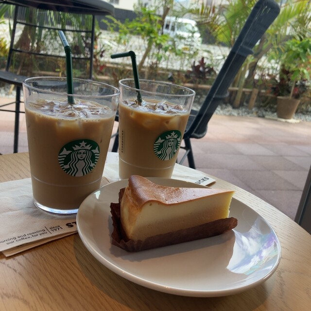 スターバックスコーヒー 沖縄八重瀬店 （STARBUCKS COFFEE） - 八重瀬