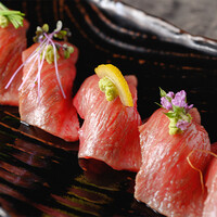 Omi beef nigiri sushi (1 piace)