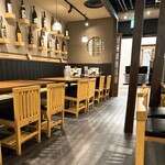 バラ焼き専門店炭火焼鳥わだち - 店内