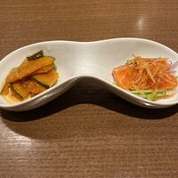 MASA'S KITCHEN 名古屋JRゲートタワー - 前菜2種。カボチャのマリネと、サーモンのカルパッチョ。 MASA'S KITCHEN 名古屋JRゲートタワー - 前菜2種。カボチャのマリネと、サーモンのカルパッチョ。