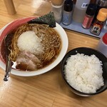びんびん亭 八王子ユーロード店 - 山盛り薬味ラーメンとライス