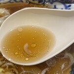 支那そば月や - 澄んだ醤油味のスープが支那そばの真骨頂（と思う）