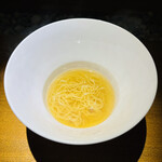 隼 - 上湯麺　具なしのスープヌードル