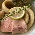 RAMEN VILLAGE CAFE - 昆布水つけ麺(醤油)(1400円込)