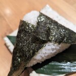 和食 八のじ - 焦がし玉ねぎ味噌のおにぎり