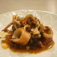 anchoa - 剣先イカと唐傘茸の半熟目玉焼きのレヴエルトの完成形