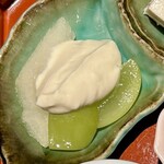 輪久 - 梨ぬか漬けとシャインマスカットの白和え
      なるほど梨は林檎よりもぬかに合いますね(๑˃̵ᴗ˂̵)ｫｨｼｨ
      マイぬか床があるから自分でもやってみよ♪
      まったりした白和えもクリチみたいで美味しい♡