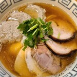 RAMEN MEIKIRA - 煮干し（しお）チャーシュー黒はんぺん