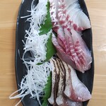 愛南 市場食堂 - おまかせ刺身３種盛り