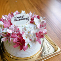 小さめのホールケーキ