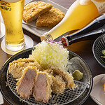 とんかつ ひびき - 料理写真:料理とグラス