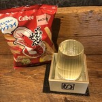 麹町いづみや しろ - カルビーかっぱえびせん・栄光富士 SnakeEye 純米大吟醸無ろ過生原酒