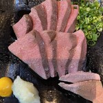 肉と小料理屋の酒場 はなれ - 
