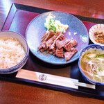 炭焼牛たん 赤兵衛分店 - 牛たん定食 中