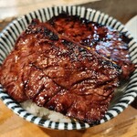炭火焼肉ホルモンさわいし - 特選サガリのオンザライス