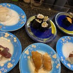 回転すし さかえ 阪急東通り店 - ひらめ　　　トロ鉄火　　　　うに　　　　　　　　　　　馬刺し　　　　赤貝　　　　　うなぎ