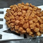 小麦の奴隷 - 独特のイガイガなパン！