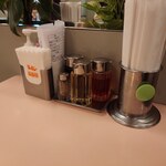 味の古久家 - テーブルセット