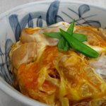 Maeyachiya - 蕎麦屋の親子丼1030円　プリプリの鶏肉にトロトロ半熟卵