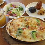 ブック&カフェ こ・らっしぇ - 海老と野菜のクリームドリア1,200円＋ランチセット200円