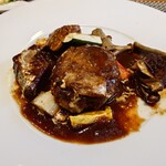 フレンチレストラン I.Hara - 粗挽きな繋ぎなしの牛100%であろう
      脂身感の無さそうなミンチで