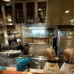 サモアール - カウンター席から見た厨房