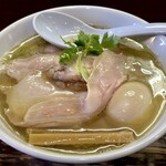 らあめん サンド - チャーシューで隠れていた味玉