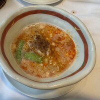 個室中華 頤和園 溜池山王店 - 