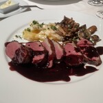 ヌガ - 鴨肉のロースト