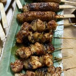 万松 - つくね一人前(3本)タレ550円
もも一人前(5本)タレ 550円