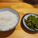 麺や 清流 - ごはんとにら