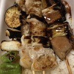 ハセガワストア - やきとり弁当の野菜ミックスにレバータレ1本増しかな？でも鶏串ないな…