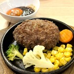 ビーフキッチンスタンド 新杉田店 - ハンバーグの唐揚げ：548円