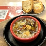 ビーフキッチンスタンド 新杉田店 - カキのアヒージョ＋バゲット一人前：328円