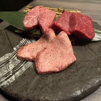 近江うし焼肉 にくTATSU 日本橋室町店 - 