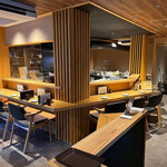 天王寺焼とりporc - ゆったりと臨感のあるカウンター席