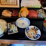魚笑 - 刺身6点盛りの刺身定食