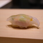 鮨 めい乃 - 透け感も美しいカワハギ。