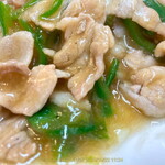 来々軒 - 豚肉ピーマンかけご飯 名のとおり下にごはんが敷き詰められている