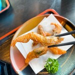 厨 - 海老の唐揚げの中で、一番綺麗な個体です
