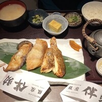 高級ブランド干物 『銀座伴助』 銀座本店 - 国産真鯛昆布干し3種定食　Ｙ