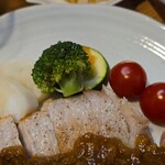 キッチン ブルー グローブ - 備え付け野菜のアップ