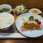 キッチン ブルー グローブ - 豚ロースソテー　ドライいちじくと白ワインのソース